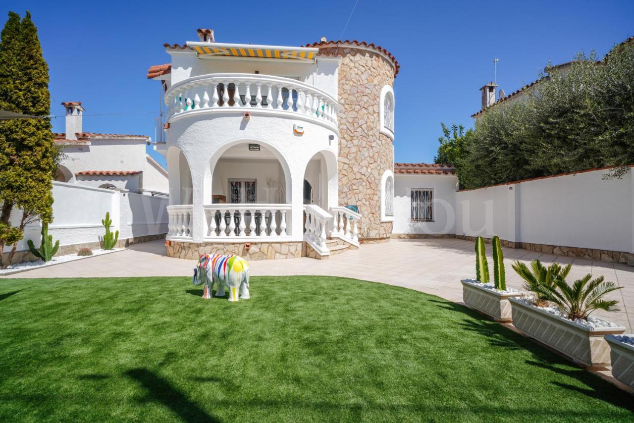 Villa Et Studio Avec Piscine - Wehostyou Empuriabrava Exterior photo